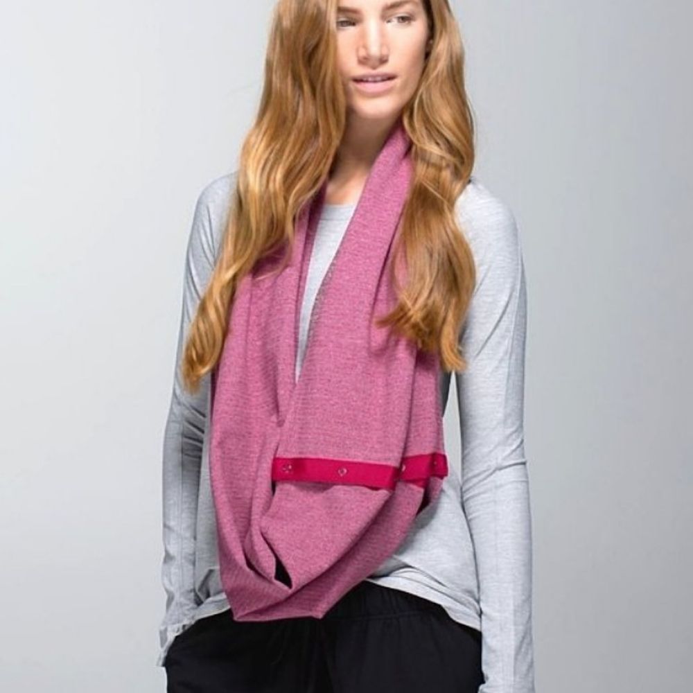 Lululemon Vinyasa Snap Wrap Scarf Pink Gray Striped